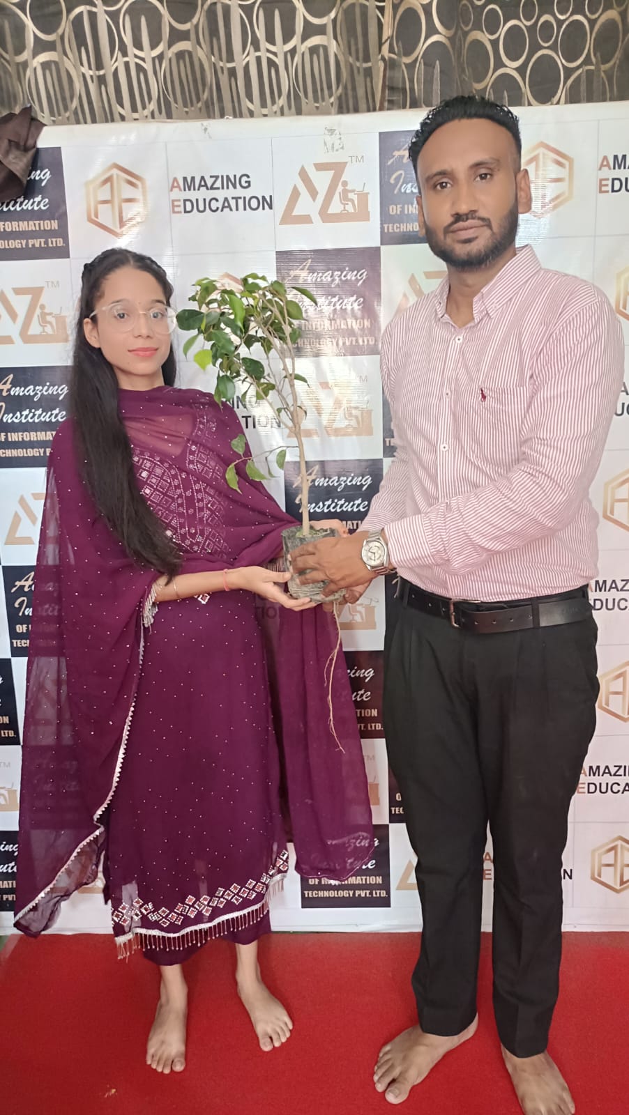 AMAZING INSTITUTE GAVE A TREE TO THA STUDENT